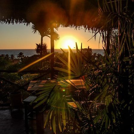Coucher De Soleil Ambatoloaka (Nosy Be) Exterior foto