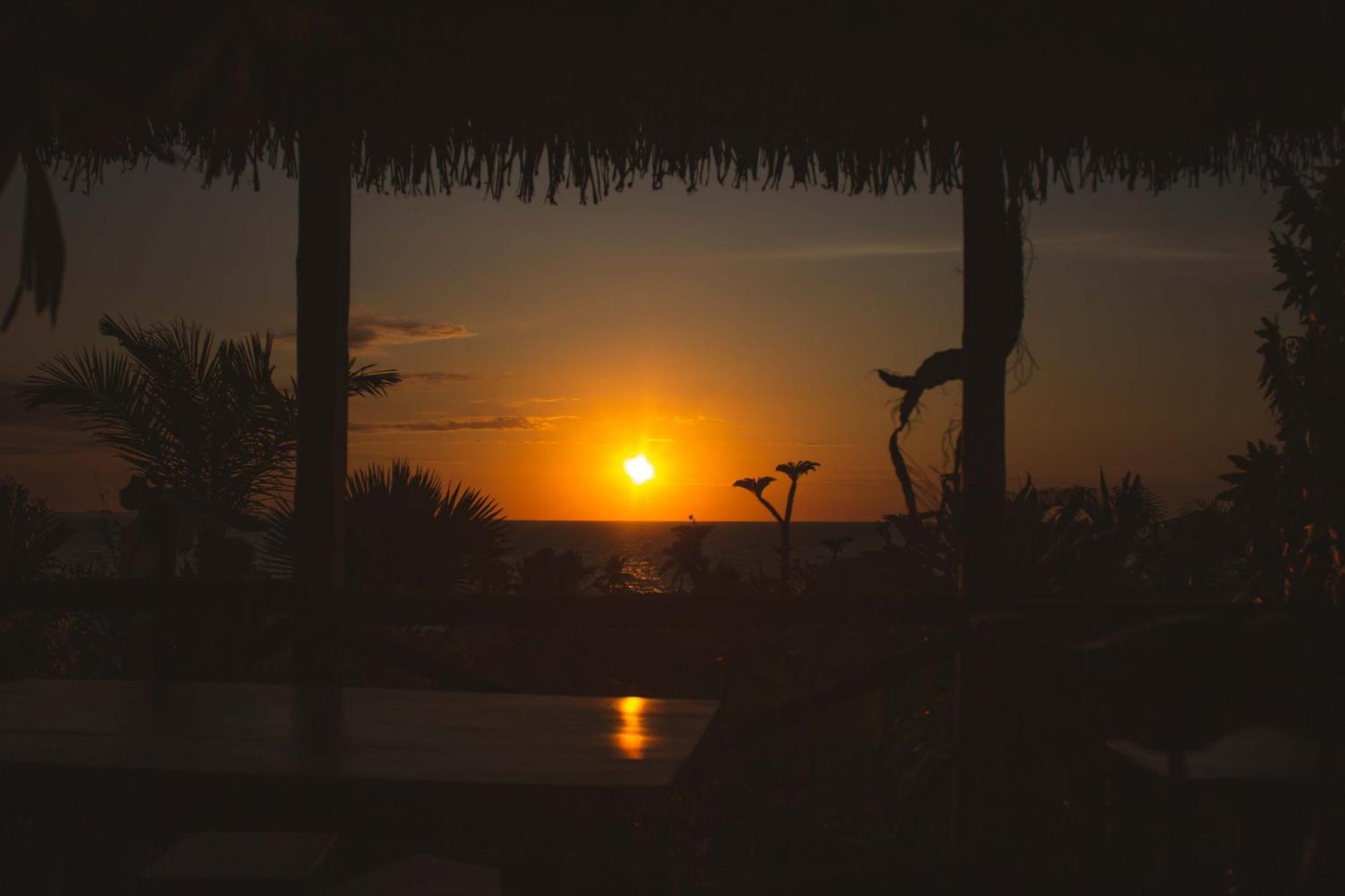 Coucher De Soleil Ambatoloaka (Nosy Be) Exterior foto