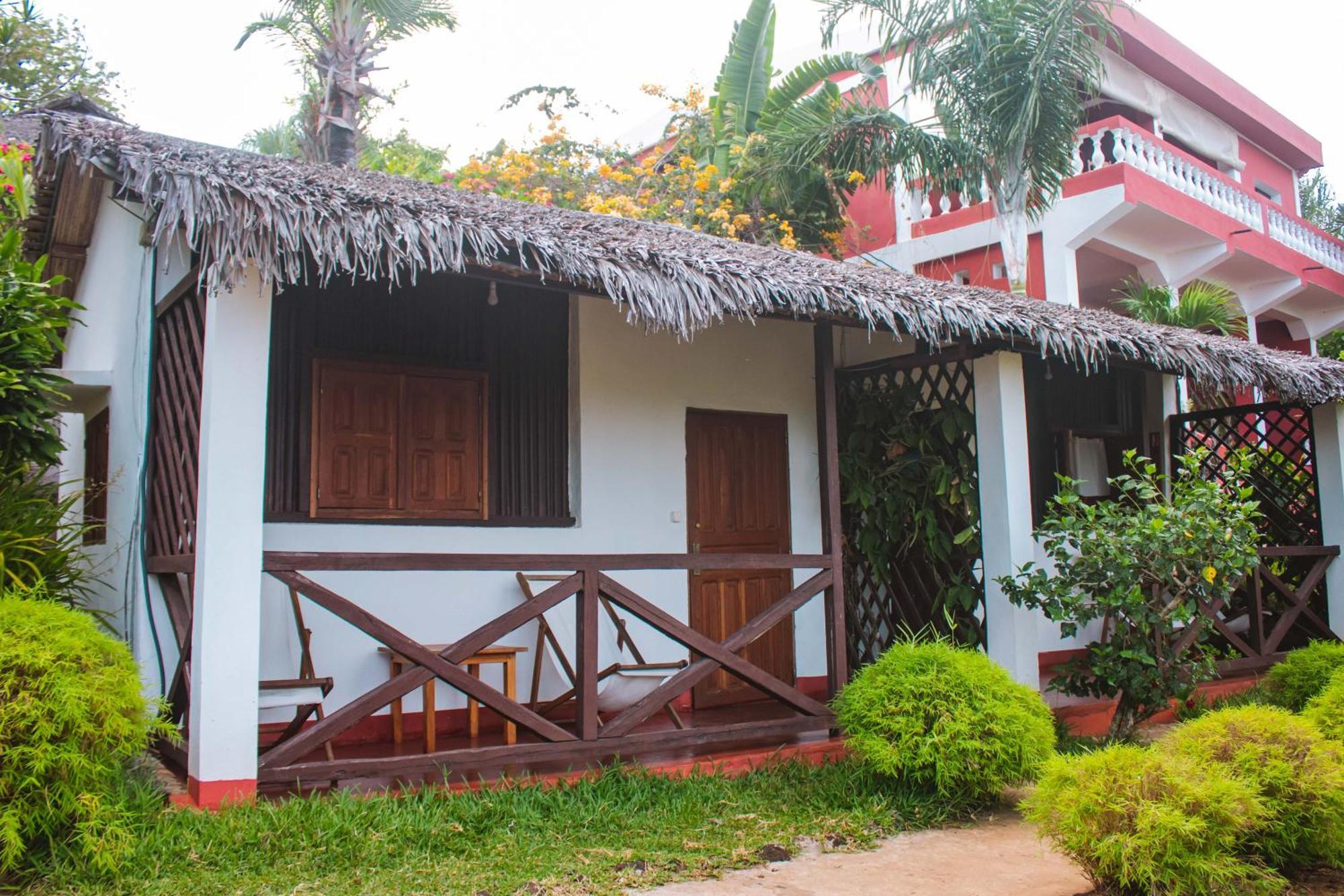 Coucher De Soleil Ambatoloaka (Nosy Be) Exterior foto