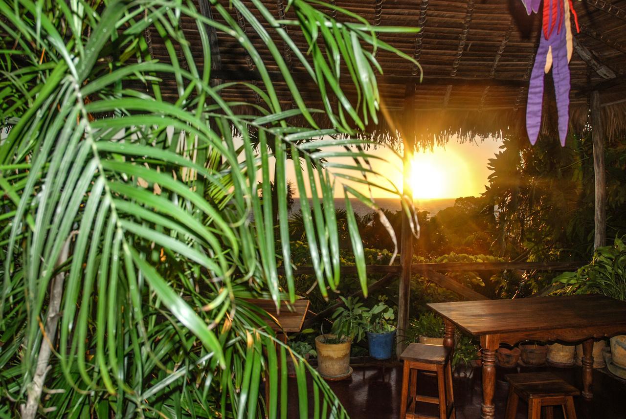 Coucher De Soleil Ambatoloaka (Nosy Be) Exterior foto