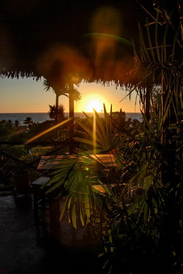 Coucher De Soleil Ambatoloaka (Nosy Be) Exterior foto